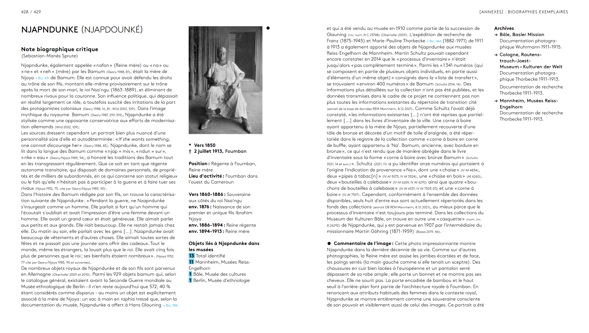 double-page du livre, biographie de Njapndunke, reine de Foumban